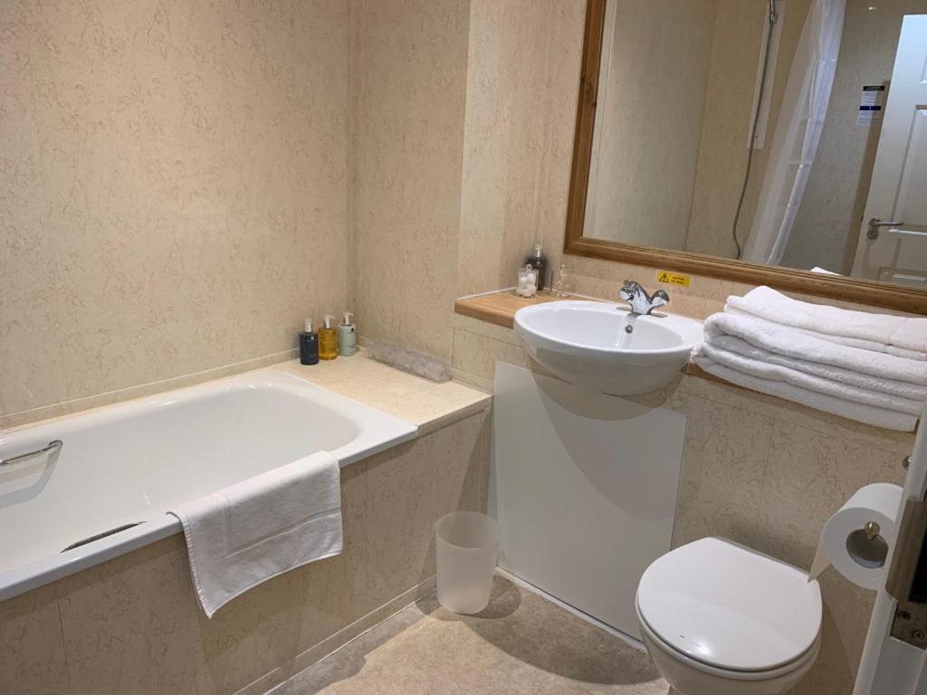 Zucchini Italian Kitchen & Rooms Труро Экстерьер фото